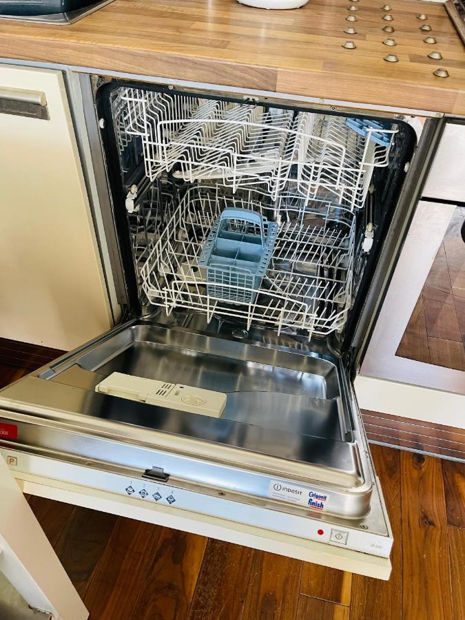 Charming 2-Bedroom Apartment Located In Ayr Kültér fotó