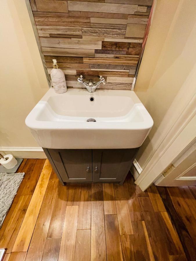 Charming 2-Bedroom Apartment Located In Ayr Kültér fotó